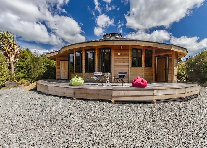 The Snowglobe - Ohakune Modern Yurt Style Chalet