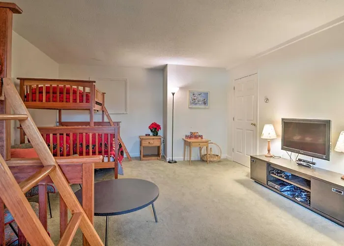 Updated Condo Next To Burke Mountain Bike Trails!