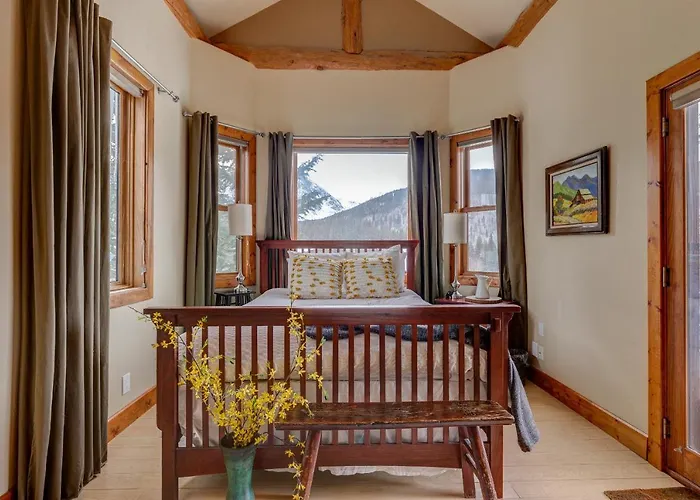 400 Whispering Pines