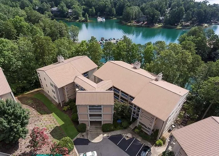 Views, Pools & Marina: Lake Keowee Condo!