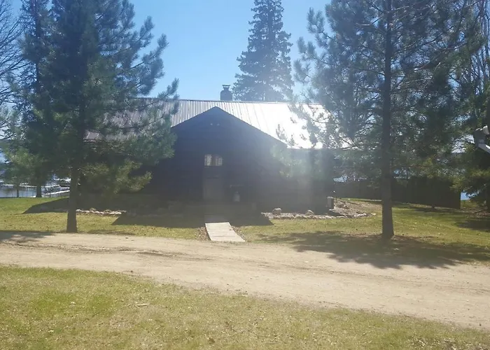 Wonderful Home On Sand Lake W/ Expansive Porch!